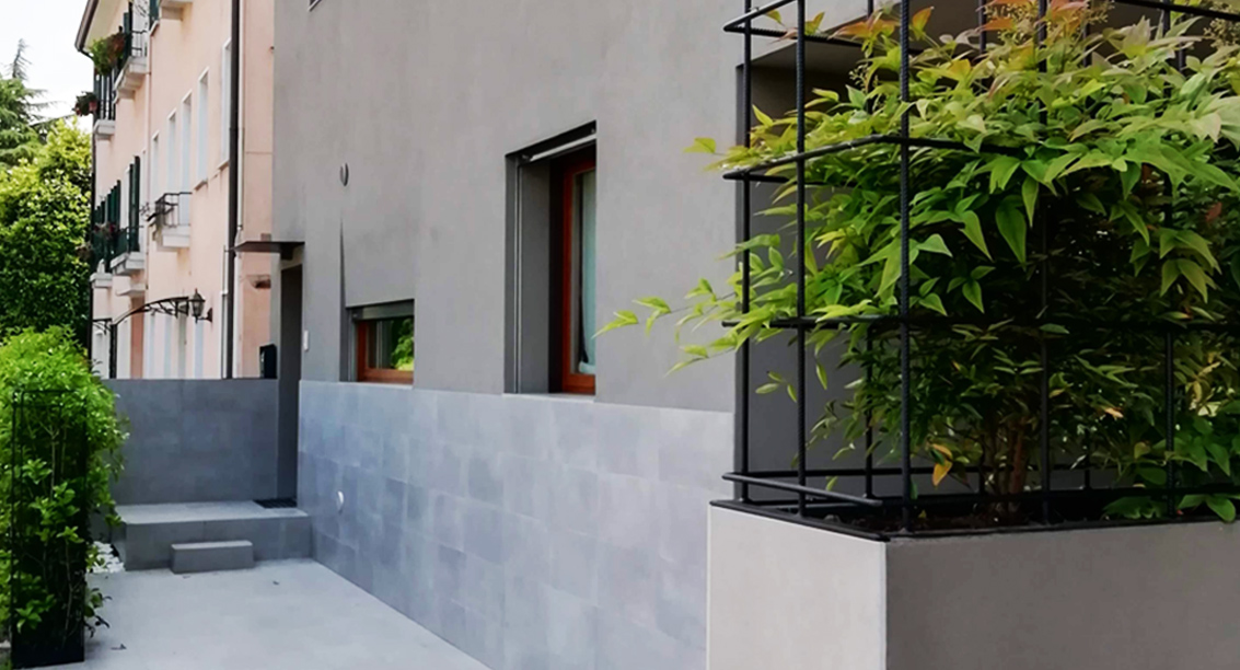 Casa B&M a Treviso. Veduta esterna della facciata. Progetto di Machina Architetti Associati, 2018